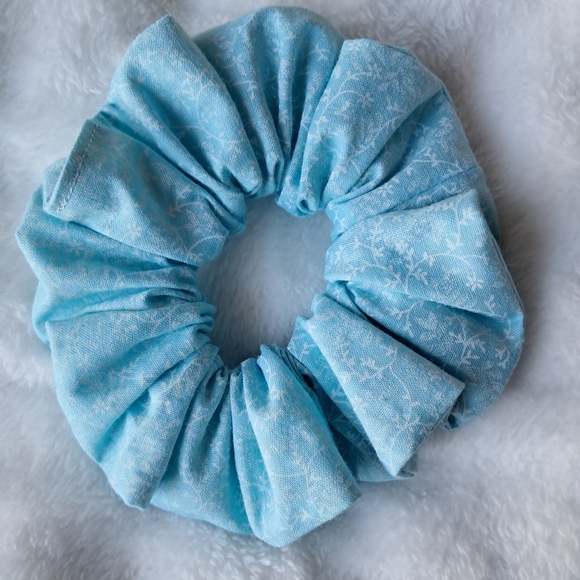 Floral Scrunchie Set - Picture 8 of 10